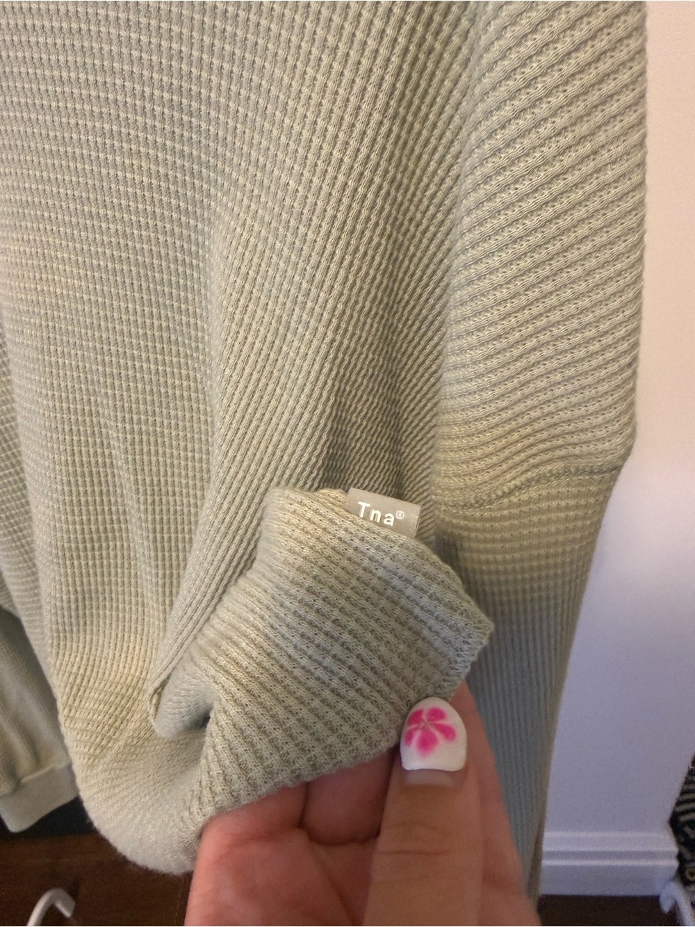 Aritzia TNA Waffle Knit Crew Boxy Long sleeve in Seagrass Green - Picture 10 of 11